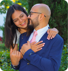 Foto Elise y Georgina abrazados